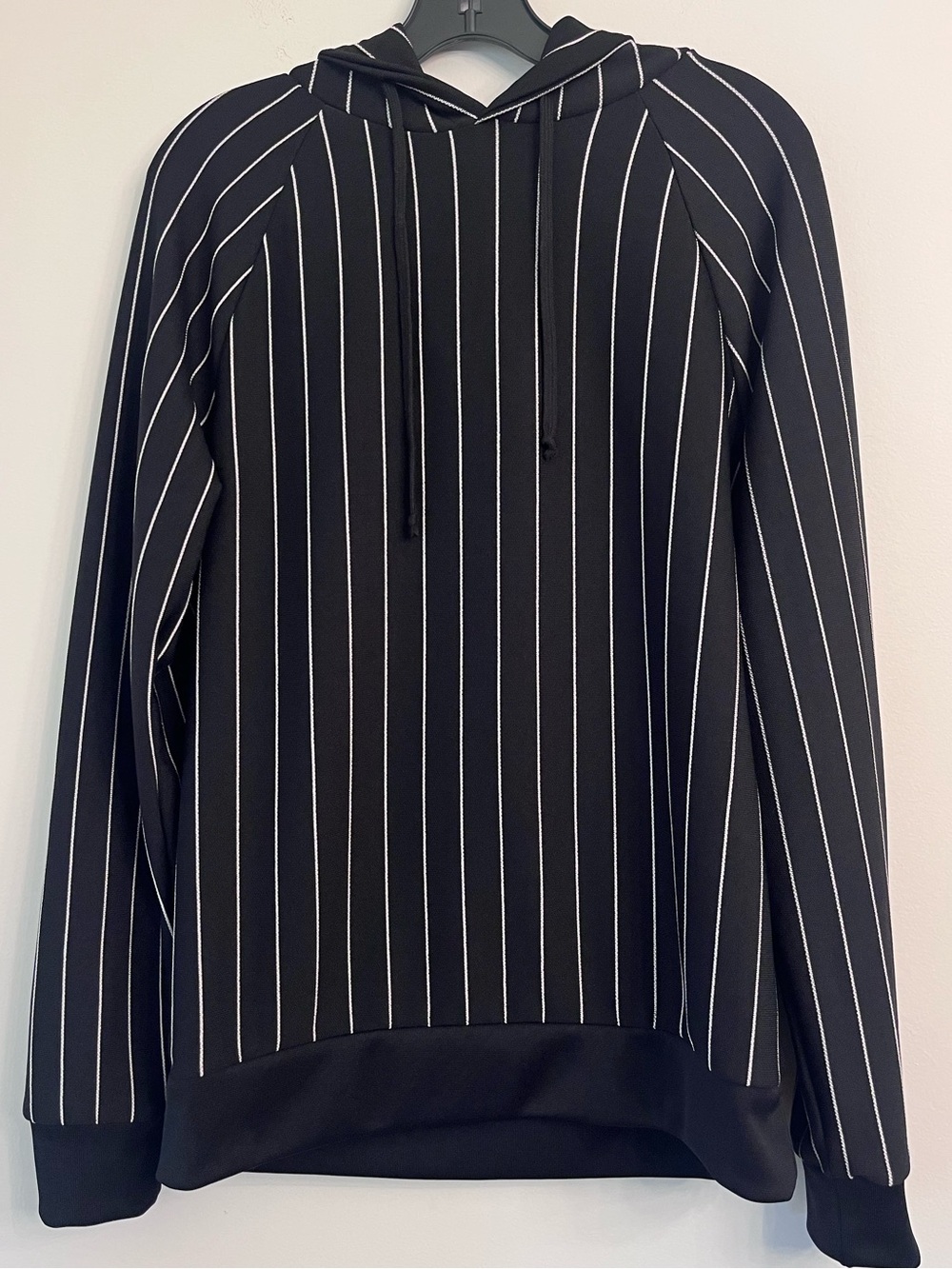 Forever 21 Men's Black and White Pinstripe Hoodie